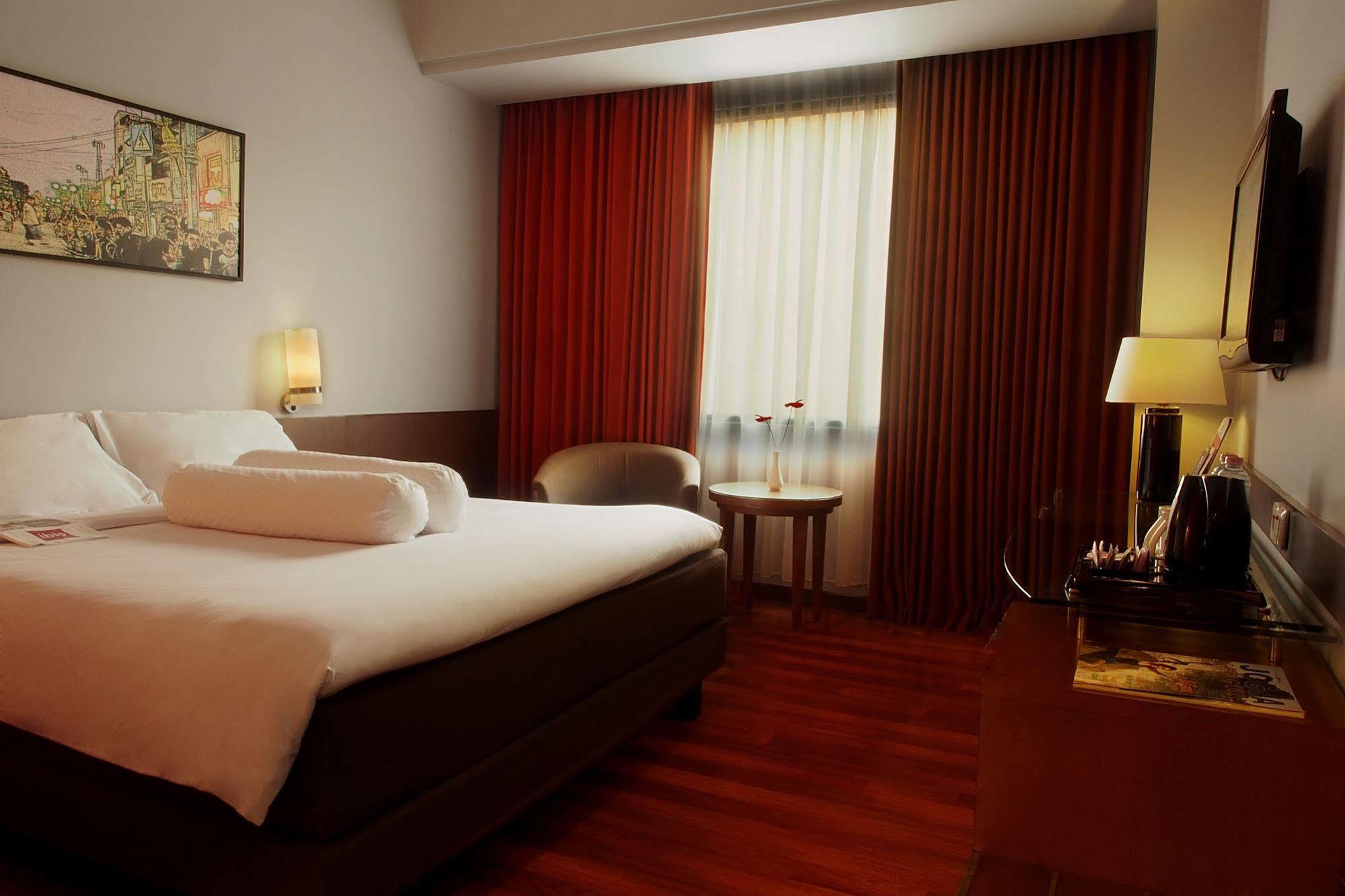 Hotel Ibis Malioboro Yogyakarta Exteriér fotografie